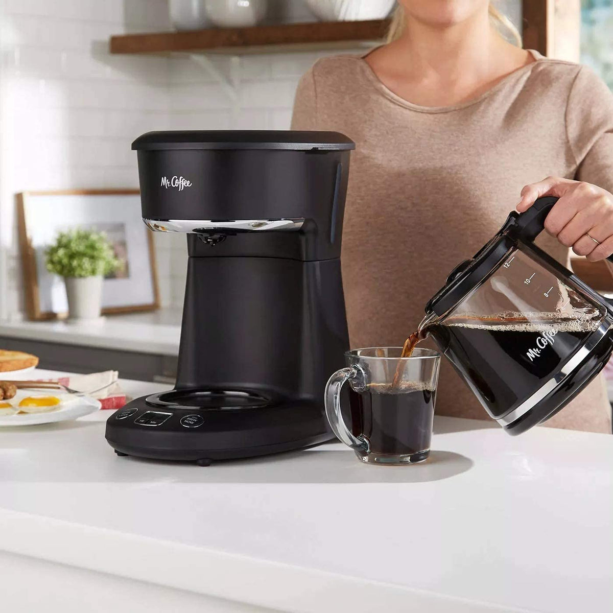 12-Cup Programmable Coffeemaker F744254
