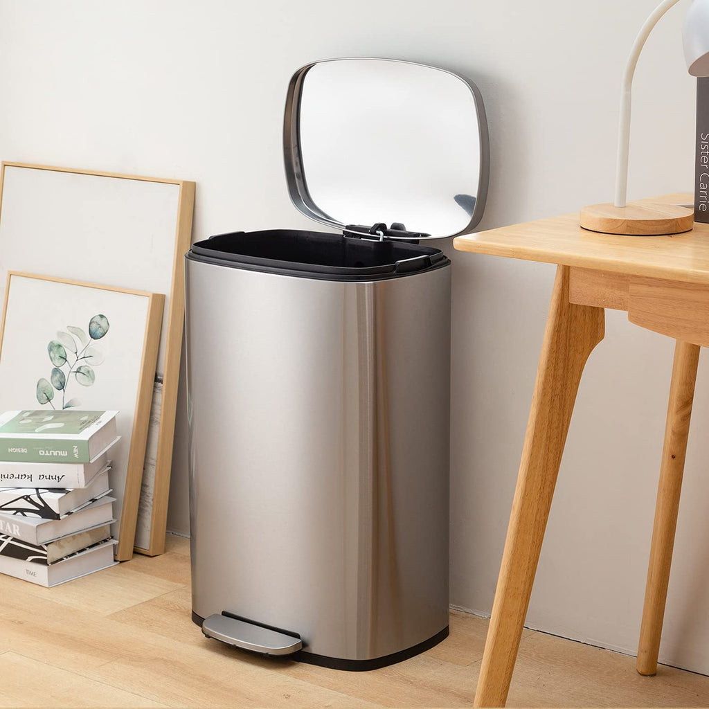 13 Gallon Steel Trash Can with Lid B271806