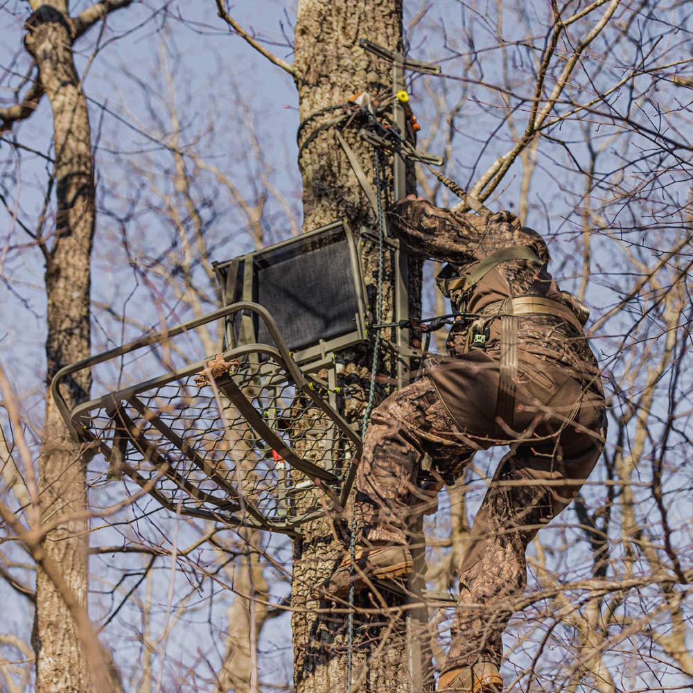 Hang-on Tree Stand with Folding Comfort-Mesh Seat U110478