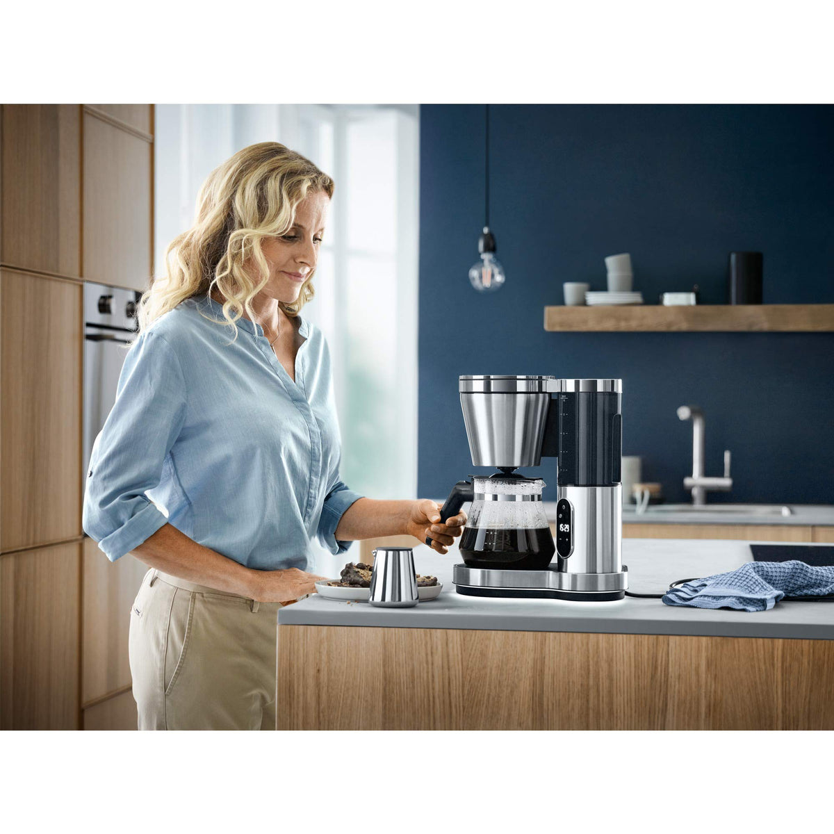 Filter Coffee Machine with Glass Carafe, 10 Cups, Timer, 1000W Q293410